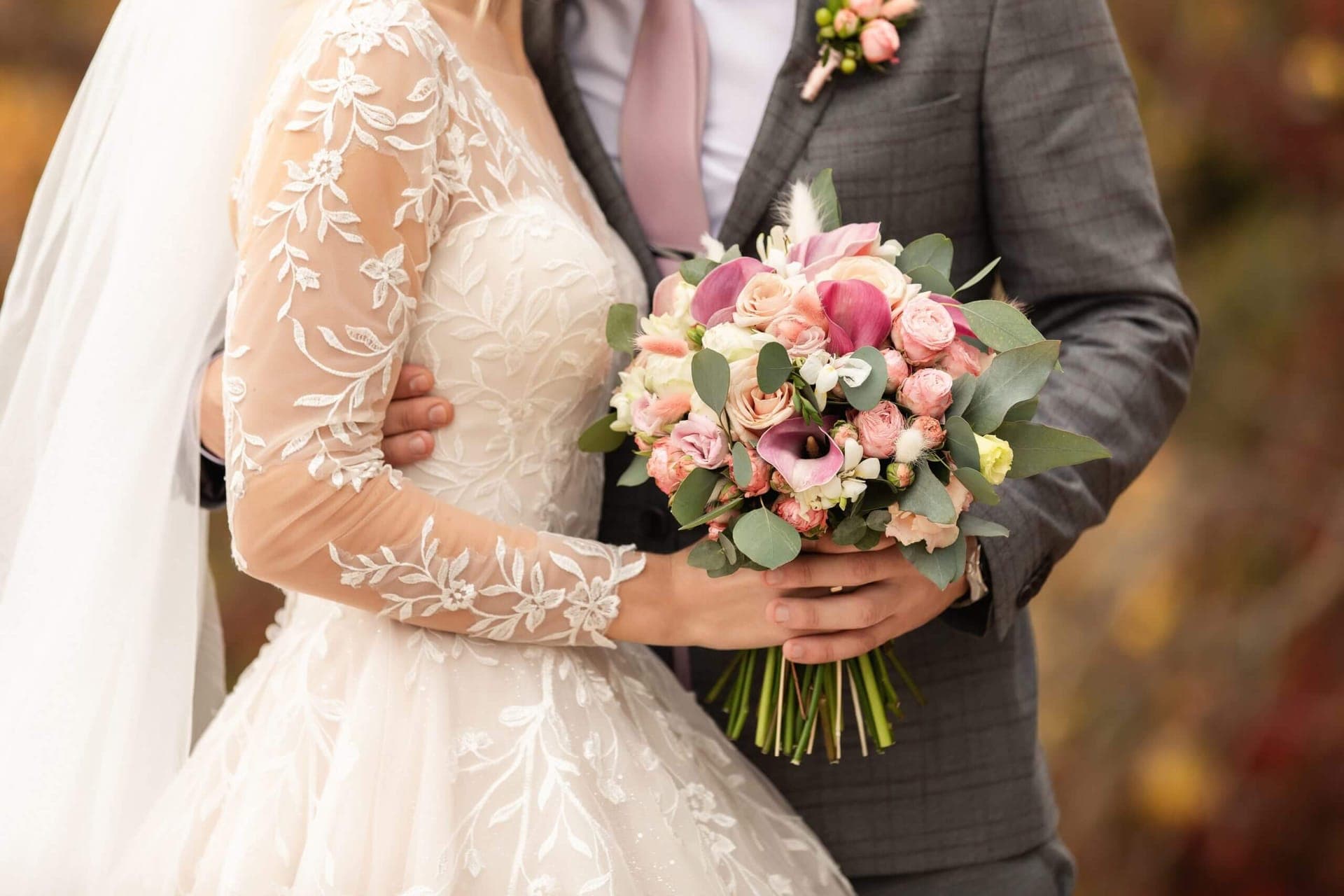 Bridal bouquet with white flowers
